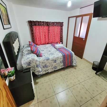 Hostal El Viajero En 오얀따이땀보 외부 사진